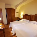 Del Al Amarillo Hotel Penasrubias de Piron