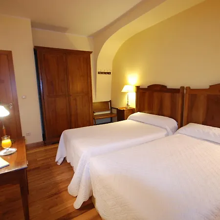 Del Al Amarillo Hotel Penasrubias de Piron