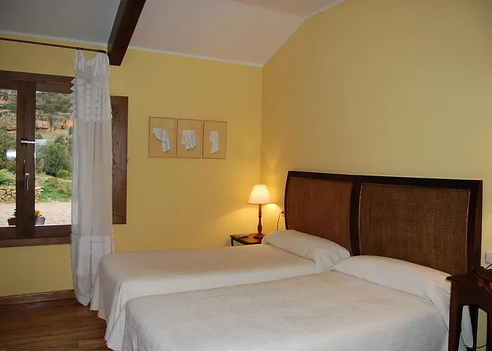 Del Al Amarillo Hotel Penasrubias de Piron