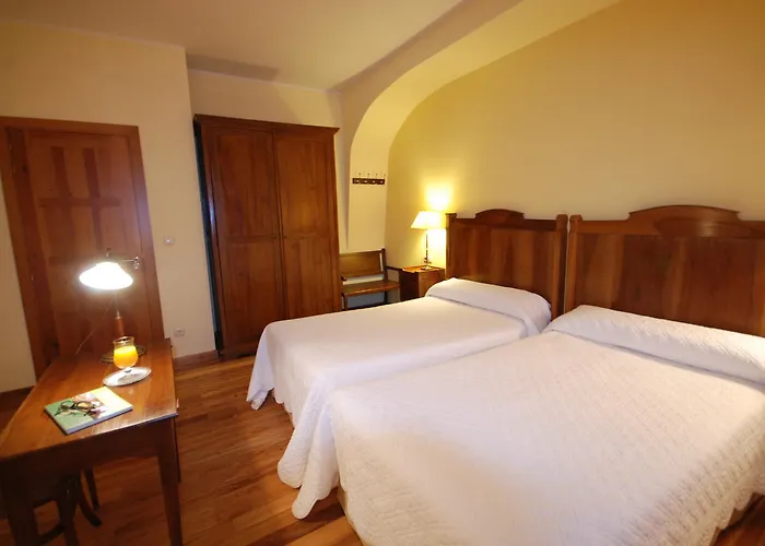 Del Al Amarillo Hotel Penasrubias de Piron